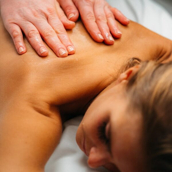 Afslappende massage med olie
