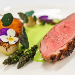 Gourmetret serveret på Hotel Viking